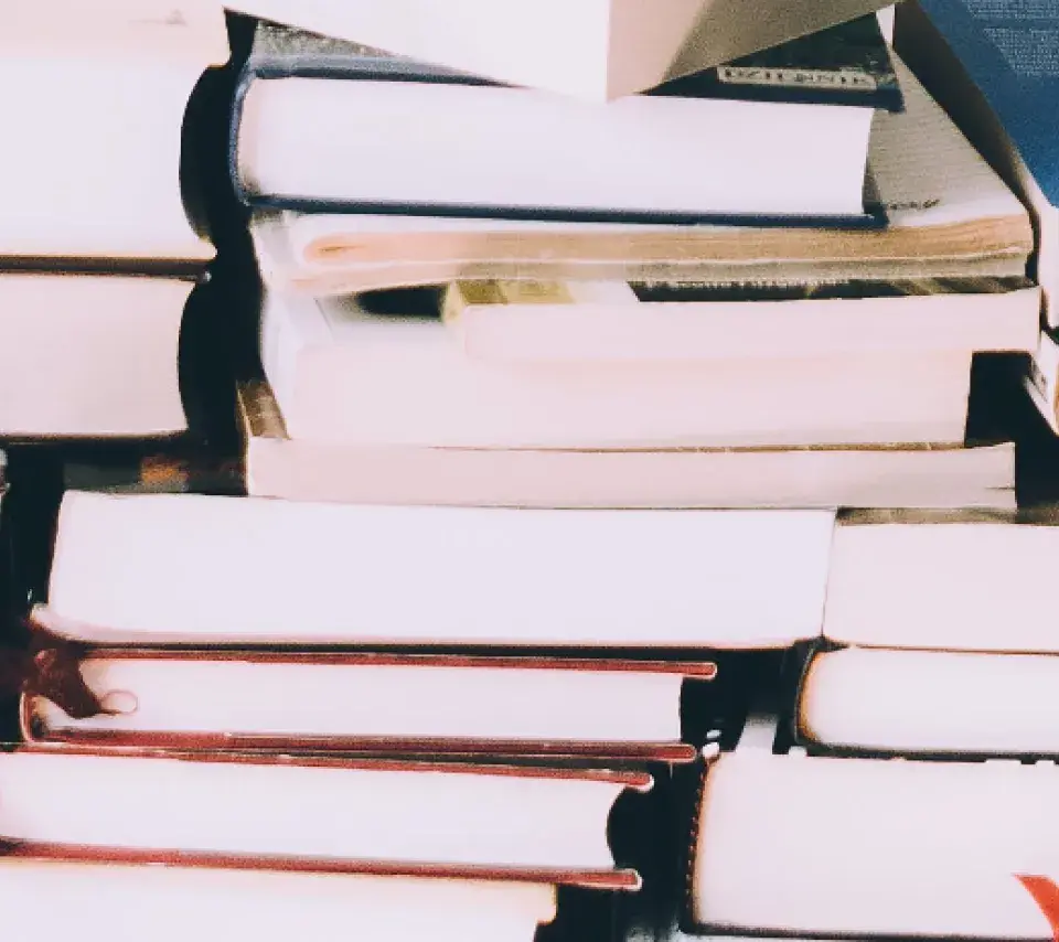 Photo de livres empilés